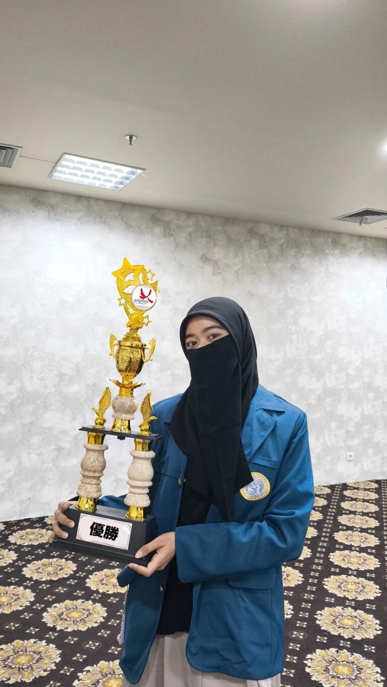 Membanggakan! Mahasiswa FIB UNAIR Juara 1 Esai Bahasa Jepang Tingkat Nasional