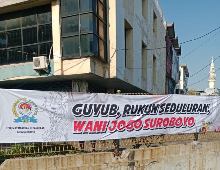 “Jogo Suroboyo”, FPK Kota Surabaya Pasang 100 Spanduk, Kuatkan Gotong Royong Antar Kelompok Masyarakat