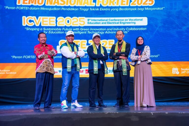 Mendiktisaintek Hadiri Temu Nasional FORTEI di Unesa, Tekankan Sinergi Kampus dan Industri sebagai Dongkrak Ekonomi Nasional