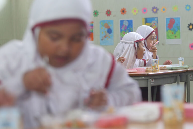 Pemkot Surabaya Libatkan UKS Pastikan MBG Higienis Sebelum Dibagikan ke Siswa