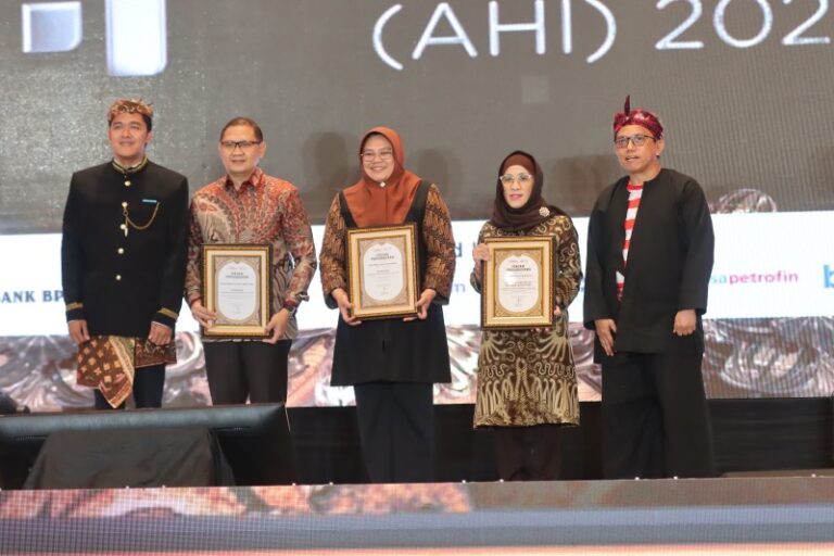 Pemprov Jatim Raih Tiga Penghargaan di Anugerah Humas Indonesia 2025
