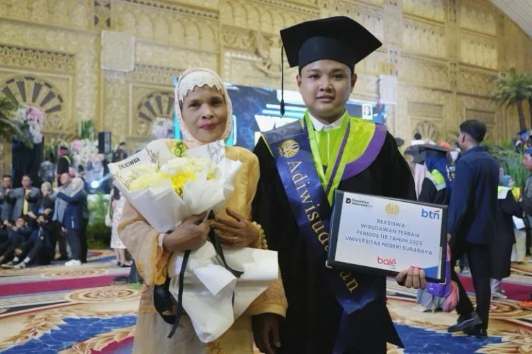 Lulusan Terbaik FIP, Arya Mahendra Pilih Berkontribusi untuk Negeri dengan Menjadi Pendidik