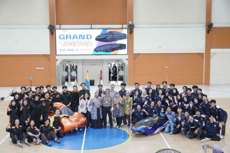 FTMM Lepas Tim EV-OS dan RASENA untuk Ikuti Kompetisi Mobil Hemat Energi