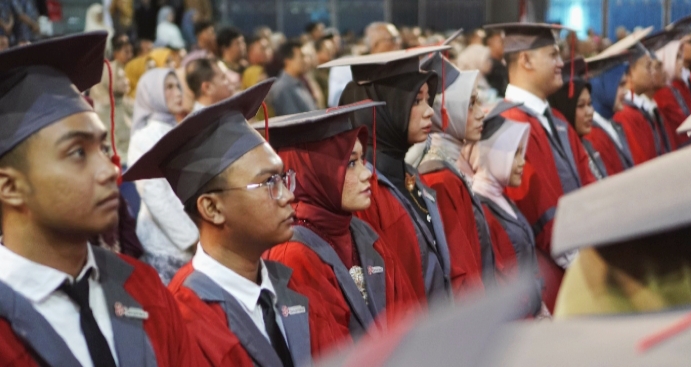 Undika Wisuda 215 Lulusan Siap Wujudkan Astacita di Era Digital