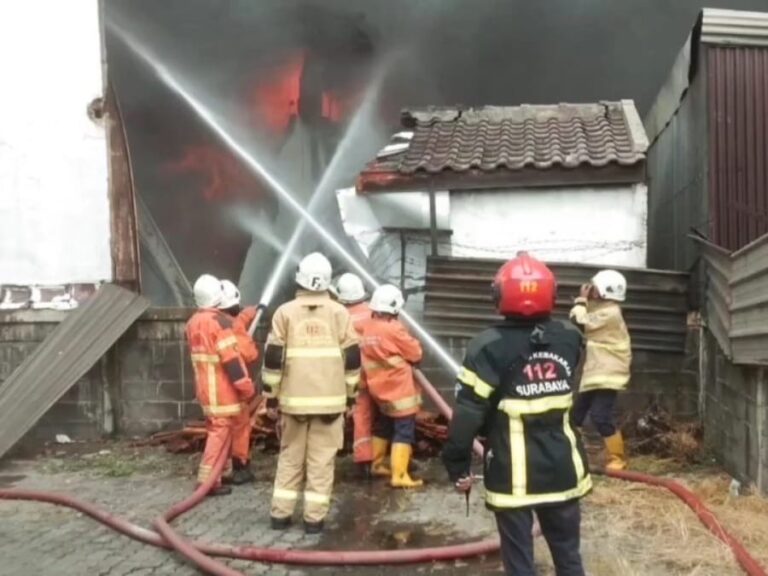 DPKP Surabaya Catat 51 Insiden Kebakaran Selama September 2025, Dipicu Musim Panas dan Kelistrikan