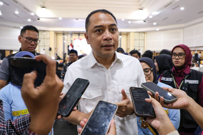 Wali Kota Eri Perintahkan Inspektorat Panggil Manajemen KBS Terkait Pawang Tunggangi Anak Gajah