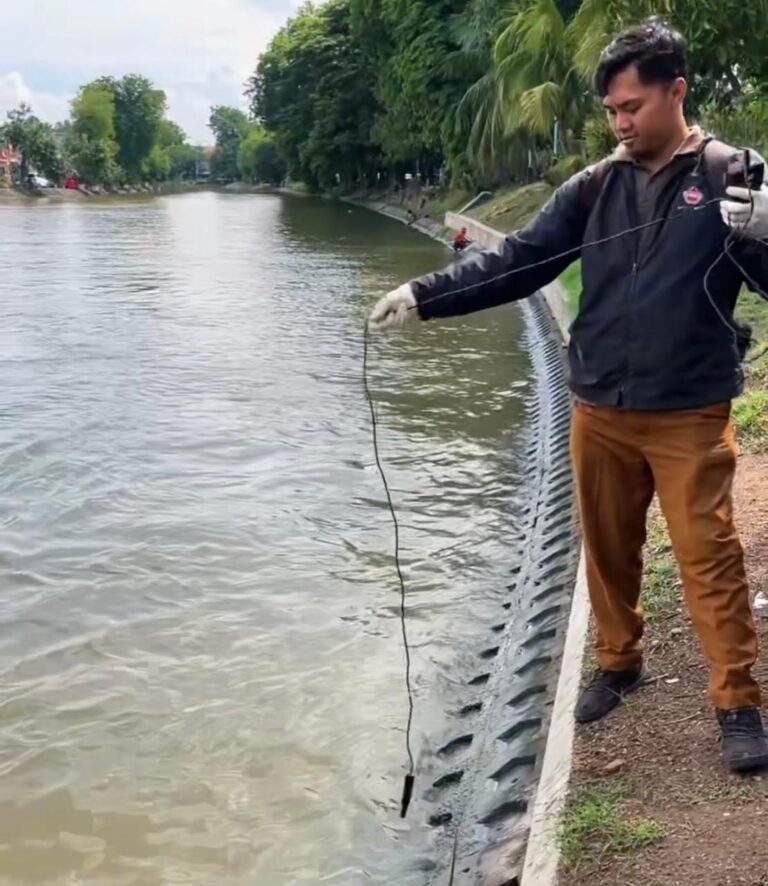 DLH Surabaya Sebut Penurunan Dissolved Oxygen di Sungai Jadi Penyebab Ikan Bermunculan di Banyu Urip dan Kalimas