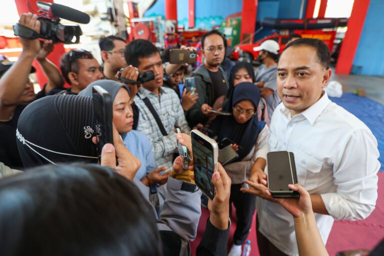 Wali Kota Eri Gandeng ITS Bentuk Tim Pastikan Kekuatan Struktur Bangunan Ponpes di Surabaya