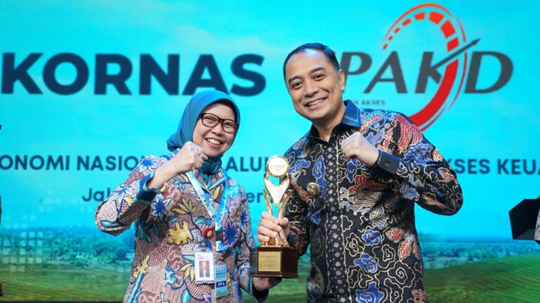 Raih TPKAD Award 2025, Wali Kota Eri Komitmen Tingkatkan Akses Keuangan Masyarakat
