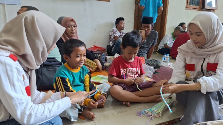 SMCC Unesa Dampingi Korban Ambruknya Musala di Sidoarjo, Beri Konseling dan Trauma Healing