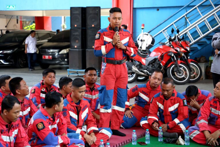 Kisah Menyentuh Tim Rescue Surabaya Selamatkan Santri di Reruntuhan Ponpes Al-Khoziny
