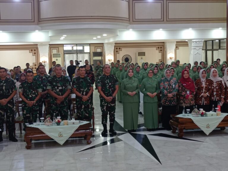 Kolaborasi Persit dan Kemendukbangga/ BKKBN Jawa Timur Perkuat Posyandu dan Pengasuhan 1000 HPK Menuju Indonesia Emas 2045