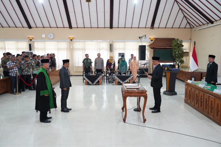 Bupati Bojonegoro Lantik Edi Susanti Sebagai Sekda