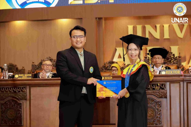 Wisuda Jadi Awal Perjalanan untuk Menebar Manfaat bagi Masyarakat