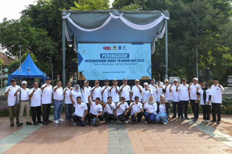 Pemkot Surabaya dan Komisi Informasi Jatim gelar “International Right to Know Day” di Taman Bungkul