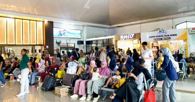 KAI Daop 8 Surabaya Sampaikan Permohonan Maaf atas Keterlambatan KA Jarak Jauh Akibat Gangguan KA Purwojaya di Kedunggedeh
