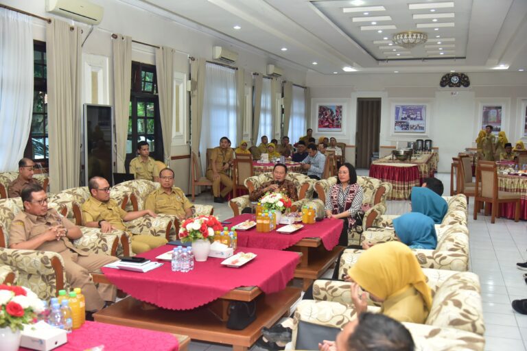 Mudahkan Pelayanan Masyarakat, Dua Inovasi Lamongan Ditinjau Langsung Tim IGA 2025