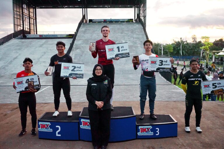 Rider Latvia dan Indonesia Juara Banyuwangi BMX Supercross 2025 Hari Pertama