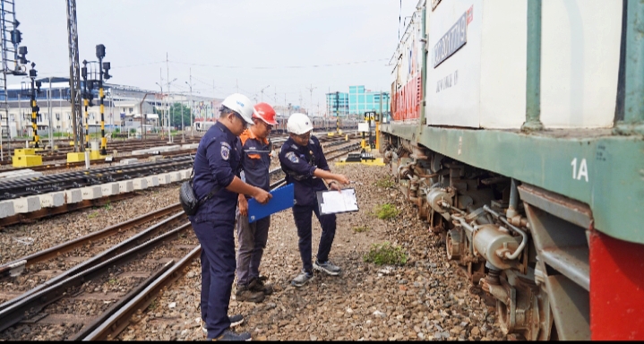 Persiapan Layani Angkutan Natal 2025 dan Tahun Baru 2026, DJKA dan KAI Daop 8 Surabaya Gelar Ramp Check Sarana Kereta Api