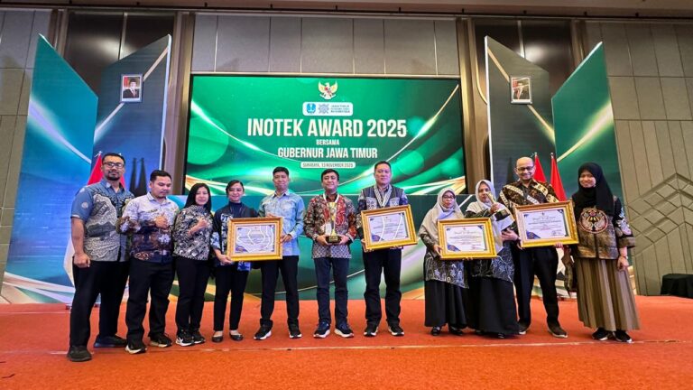 Kampung Semanggi antar Surabaya Raih Juara 1 Kategori Inovasi Daerah di INotek Award Jatim 2025