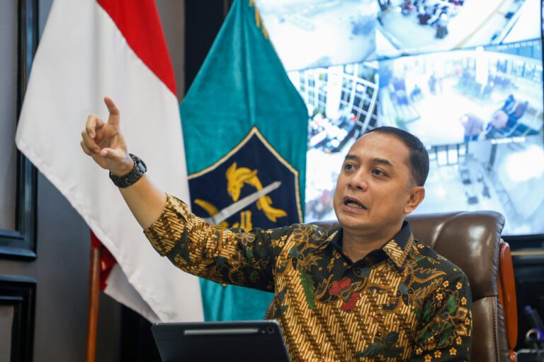 Wali Kota Eri Minta Warga Jaga Lingkungan, Hindari Bahaya Hujan Mikroplastik