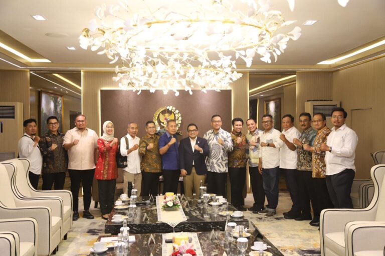 Wali Kota Eri Cahyadi Dampingi Warga Rapat Lanjutan bersama Pertamina Terkait Eigendom hingga Ada Solusi