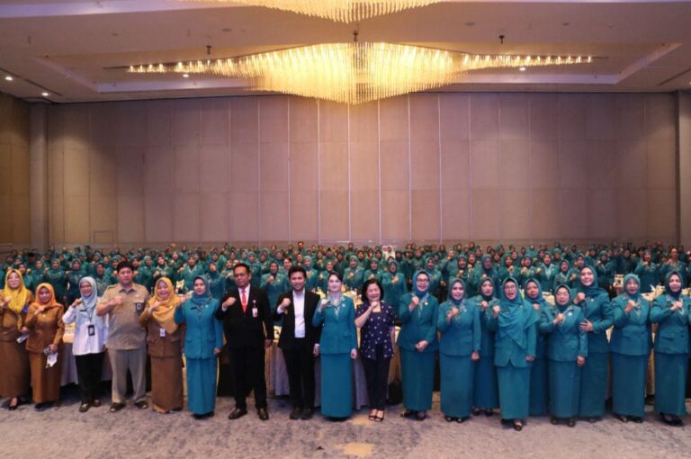 Ketua Tim Penggerak PKK Bojonegoro Hadiri Rakerda PKK Jatim