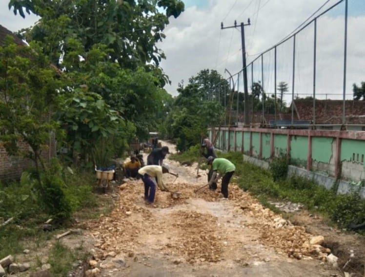 Pembangunan Infrastruktur Desa di Bojonegoro Melalui BKKD Terus Berjalan, Fokus pada Jalan dan Jembatan