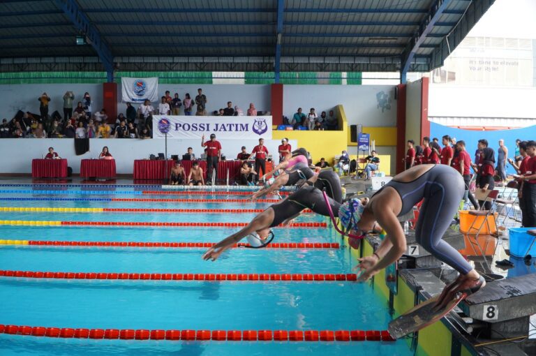 Hari ke II, Surabaya Sementara Kokoh di Puncak Klasemen Finswimming Piala Gubernur 2025