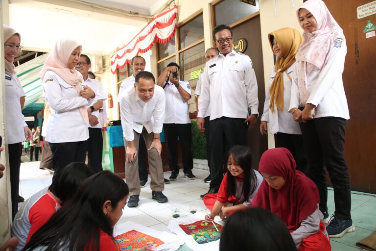 Tingkatkan Kewaspadaan, Wali Kota Eri Cahyadi Terbitkan SE Pencegahan Penculikan Anak di Surabaya