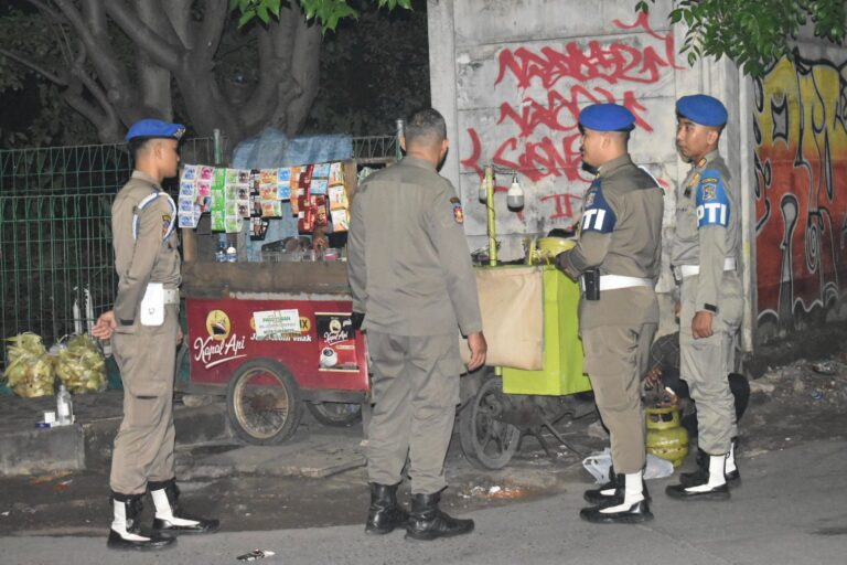 Pemkot Surabaya Perkuat Pengawasan Trantibum, Satpol PP Sisir Seluruh Wilayah Kota
