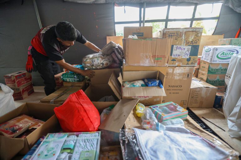 Tahap Kedua, Pemkot Surabaya Kirim Empat Truk Bantuan Kemanusiaan ke Sumatra