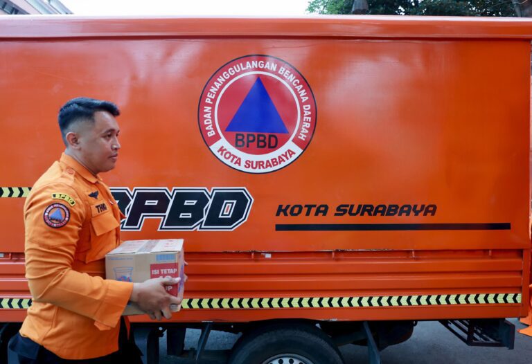 Pemkot Surabaya Buka Posko Peduli Bencana Sumatera, Kepala BPBD Sebut Daftar Bantuan Ini Paling Dibutuhkan