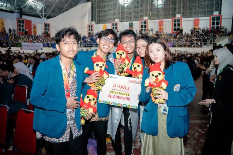 Poster Inovasi Curhatorium Bawa UNAIR Raih Medali Perunggu PIMNAS 38