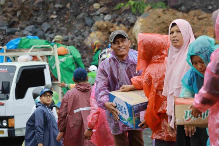 Tim UNAIR Siapkan Solusi Air Bersih dan Sumber Energi di Daerah Terisolasi