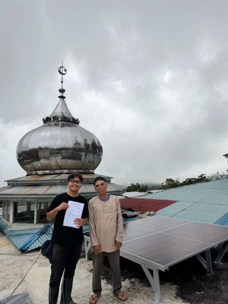 UNAIR Hadir di Malalak, Bantu Pulihkan Infrastruktur Energi dan Komunikasi Masyarakat Terdampak Bencana