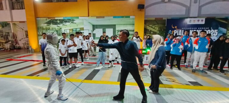 Dibuka Ketum KONI Surabaya, 100 Atlet Anggar Bersaing di Piala KONI