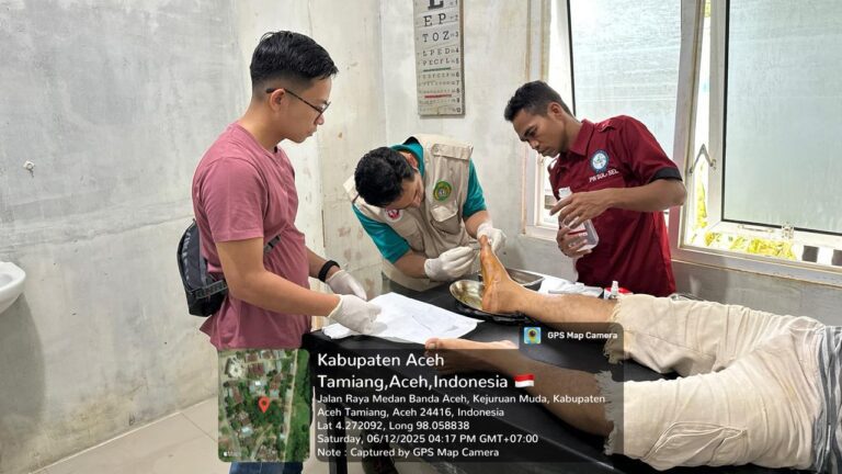 Posko Kesehatan UNAIR Mulai Layani Warga Aceh Tamiang Terdampak Banjir