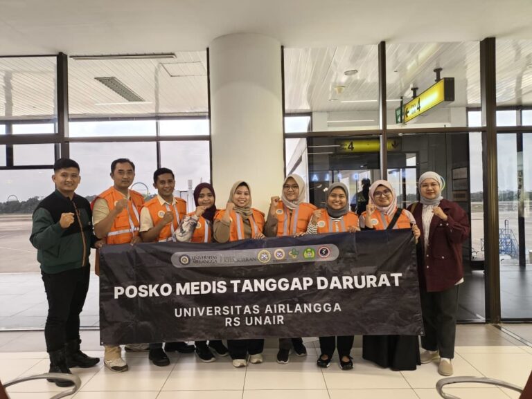 Tim Bencana UNAIR Siap Berikan Layanan Kesehatan Mobile untuk Korban Banjir Bandang dan Longsor