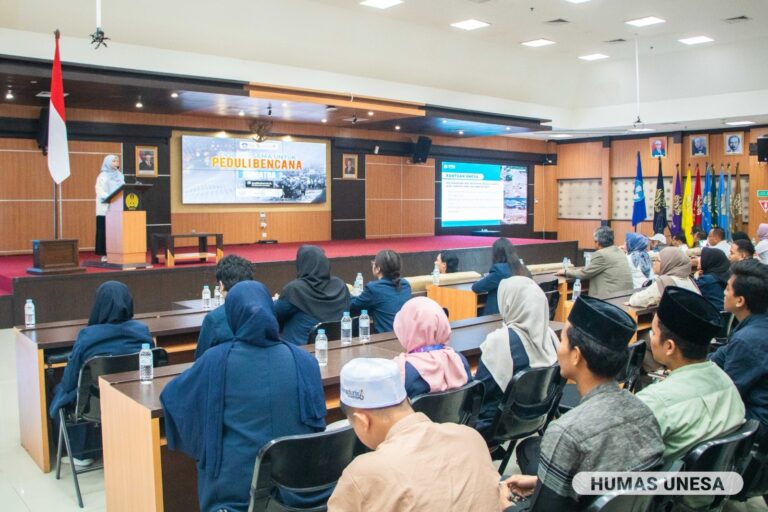 Unesa Doa Bersama, Galang Dana, dan Kirim Relawan untuk Membantu Korban Banjir Sumatera