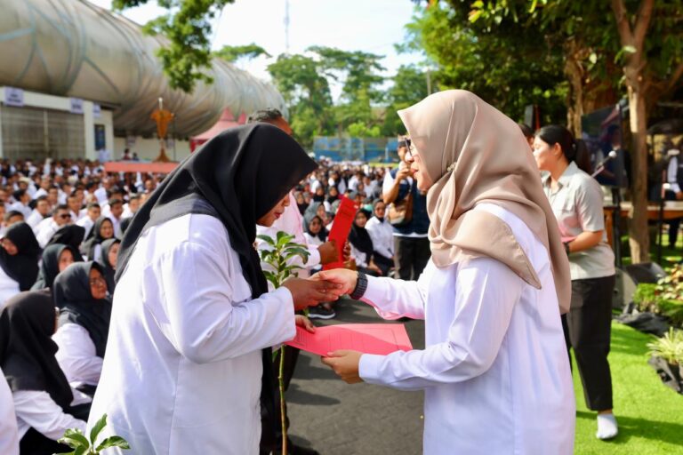 Terima SK, 4.888 PPPK Paruh Waktu di Banyuwangi Donasi Bibit Pohon Dukung Reboisasi Kawasan Hulu