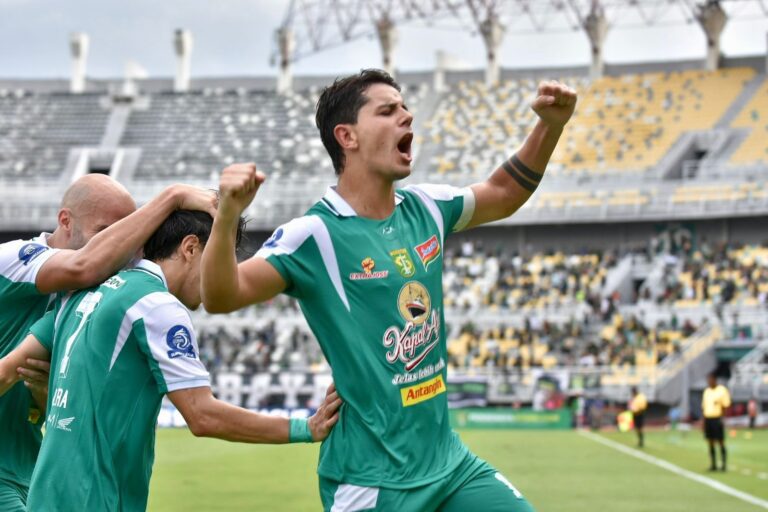 Persebaya Akhiri Puasa Kemenangan, Gilas Persijap 4-0