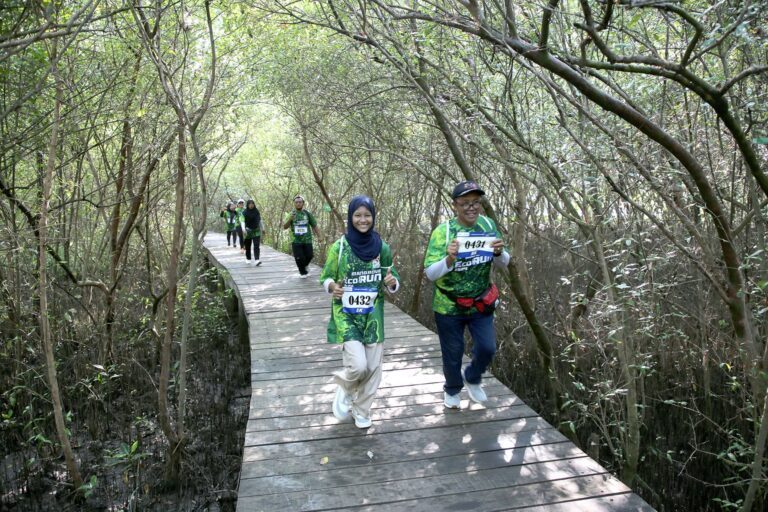 Fasilitas Terus Dikembangkan, Omzet UMKM Kebun Raya Mangrove Surabaya Tembus Rp605 Juta