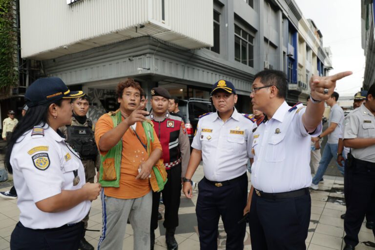 Dua Minggu Razia, Pemkot Surabaya dan Kepolisian Tangkap 112 Jukir Liar di Tempat Usaha