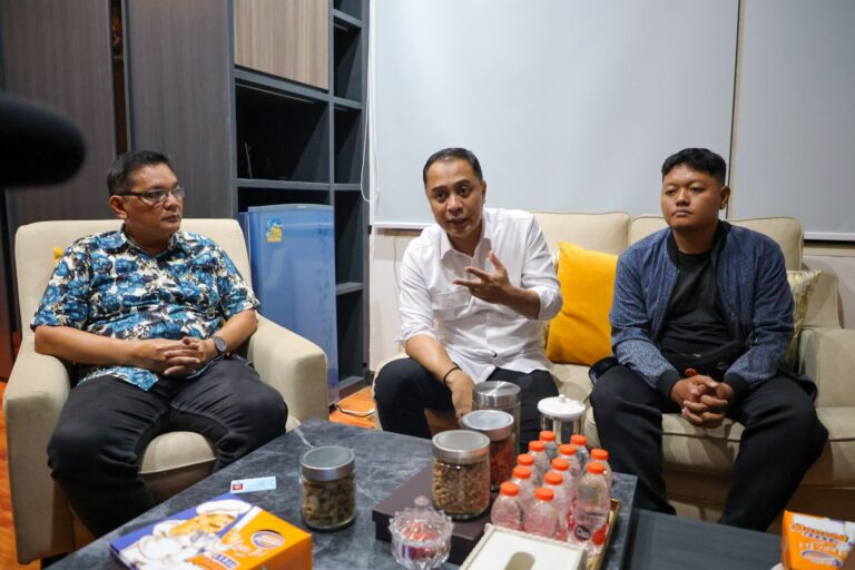 Berantas Pungli Rekrutmen Wira Wiri, Wali Kota Eri Tindak Tegas Oknum dan Angkat Korban Jadi Helper