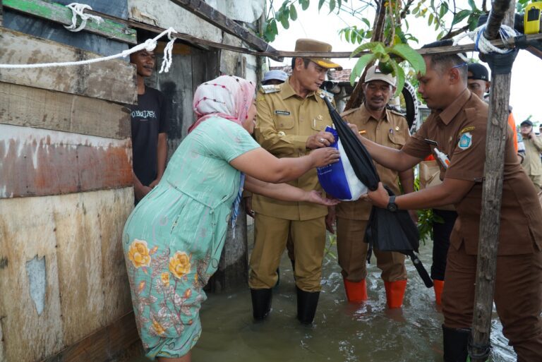 Percepat Penanganan Banjir, Lamongan Tambah Durasi Pompa hingga Fasilitasi Perahu Karet