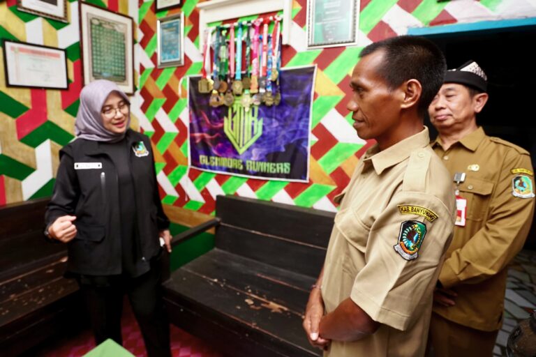 Terharu Kisah Abdurrahman PPPK yang Tunaikan Nazar Lari 52 Km, Bupati Ipuk: Cermin Dedikasi ASN