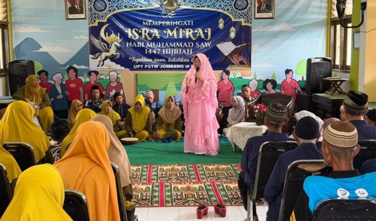 UPT PSTW Jombang Gelar Peringatan Isra’ Mi’raj Bersama Lansia