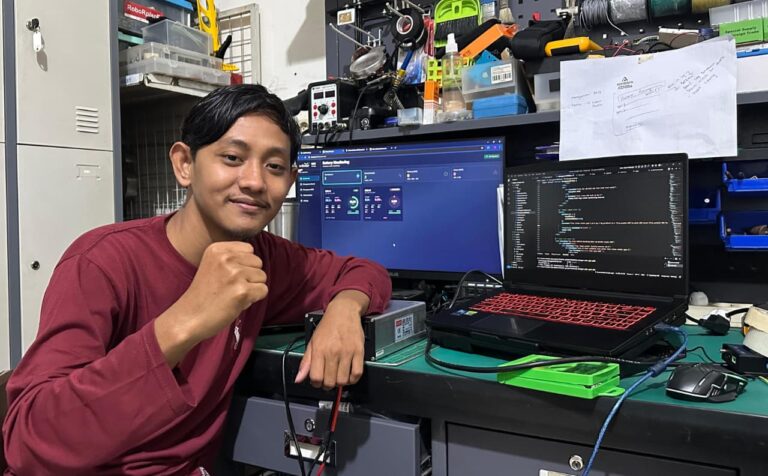 Berbekal Pengalaman Saat Kuliah, Alumnus FTMM UNAIR Sukses Meniti Karier di Industri Teknologi