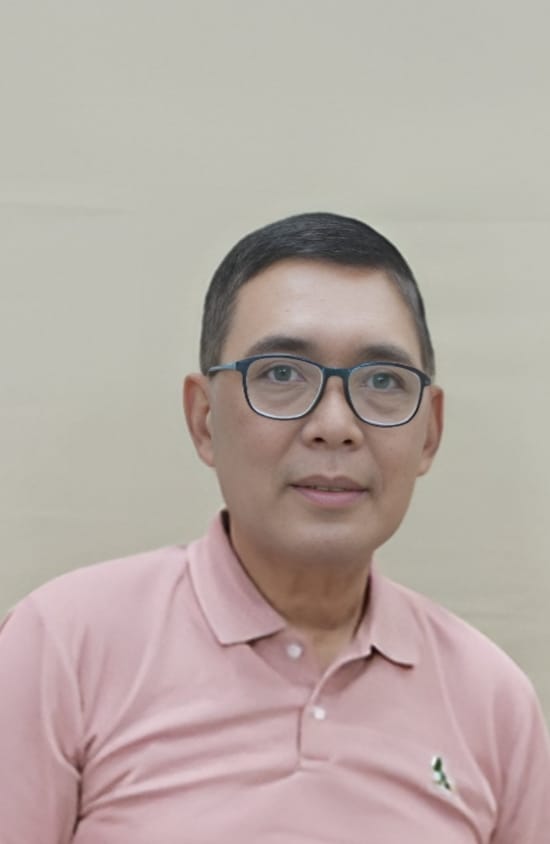 Dua Wajah Kepemimpinan Surabaya: Memeluk yang Rapuh, Menopang yang Jatuh